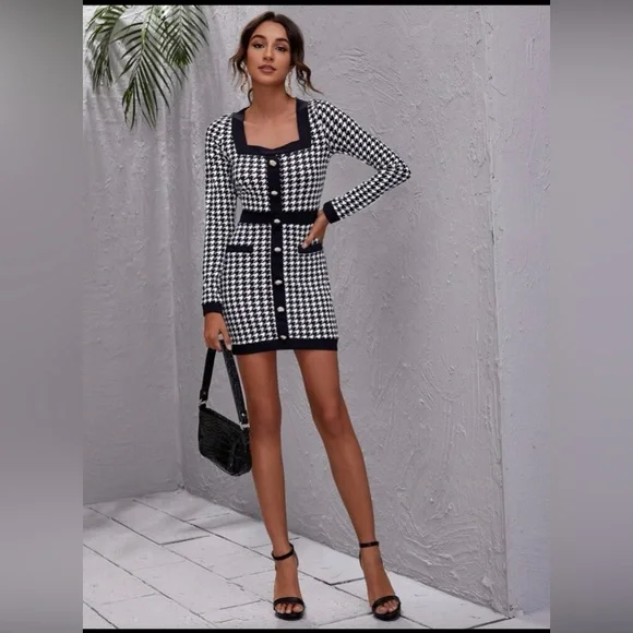 New dress, small size - Picture 1 of 3